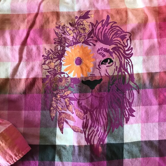 Bleached Flannel Shirt, Size Small Petite:  Upcycled Painted Fancy Lion - Picture 6 of 13